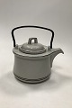 Bing and 
Grondahl 
Stoneware 
Columbia Tea 
Pot No 656. 
Holds 1 liter