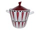 Rörstand 
Picknick tall 
owenproof red 
lidded pot.
Decoration 
number 114. 
Diameter 18.0 
...