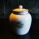 Marmalade jar 
in porcelain 
from Bing & 
Grondahl. Made 
and decorated 
at the factory 
in 1943. ...