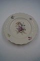 Frijsenborg 
with goldrim 
China porcelain 
dinnerware by 
Royal 
Copenhagen, 
Denmark.
Dinner plate 
...