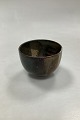 Stentøjsskål af Svend Åge Larsen. Dansk keramiker (1931-2004)Måler 10,5 cm x 8 cm / 4.13" x 3.14"