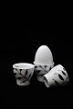 Royal 
Copenhagen Egg 
Cup in MEGA 
Black Fluted.
Decoration 
number: 897. 
1.sort. 
H:4,6cm.
( 6 ...