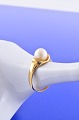 14 carat gold ring with pearl