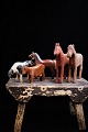 Old carved 
horses and cows 
in wood with 
old paint and 
patina.
1) Horse: H: 
16.5cm. L: 
19cm. - ...