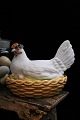 Antique 1800s egg bowl with hen on the lid in bisquit. H:20cm. L:25 cm.