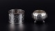Hong Kong 
silver, napkin 
ring and salt 
shaker in 
silver.
Approx. 
1920/30s.
Both marked 
with ...
