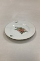 Bing and 
Grondahl Lady's 
Slipper Cake 
Plate No 28A.
Measures 15,5 
cm (6.1 in.)