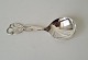 Serving spoon 
in silver 
decorated with 
leaves from 
1936
Stamped the 
three towers - 
HS
Length ...