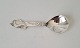 Marmalade spoon 
in silver from 
1935 
Stamped the 
three towers - 
Handmade 
Length 13.5 
cm.