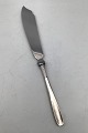 W&S Sørensen 
Sterling Silver 
/ Steel Ascot 
Layer Cake 
Knife Measures 
24.5 cm (9.64 
inch)