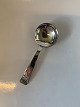 Åkande Silver 
Marmalade in 
silver
Length approx. 
12 cm
Stamped 3 
tower 830s
Chr. Fogh ...