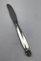 Georg Jensen 
Sterling Silver 
Acanthus 
Luncheon Knife 
No 024 Measures 
20.5 cm (8.07 
inch)