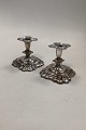 Pair of Silver 
Plated 
Candlesticks
Measures 10 cm 
/ 3.94 inch.