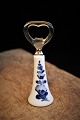 Royal 
Copenhagen Blue 
Flower beer 
opener.
Decoration 
number: 
10/2309. 1. 
sort. H:11cm. 
The ...
