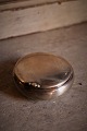 Old pillbox 
(sweet tablets) 
in silver - 
stamped. 
The box has a 
small dent on 
the back, see 
...