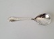 Bernstorff 
small serving 
spoon in silver 

Stamped the 
three towers 
1935 
Length 15.3 
cm.