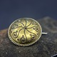 Diameter 2.3 
cm.
Beautiful 
round brooch 
with open back 
from the 1880s.
It is in 
double gold, 
...