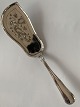 Double fluted 
cake spatula / 
serving spatula 
in silver
Stamped 3 
towers
Length approx. 
28 ...
