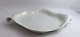 Royal 
Copenhagen. 
White Conch. 
Design Arje 
Griegst. 
Serving plate. 
Length 40 cm, 
width 31 cm. 
...