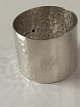 Napkin ring 
Silver
Stamped: Three 
Towers
Size 3.5 x ø 
4.5 cm.
Well 
maintained ...