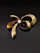 8 carat gold brooch 3.5 x 2.5 cm. with clear zircon item no. 543030