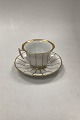 Bing and 
Grondahl 
Angular with 
gold Coffee Cup
Measures 10cm 
/ 3.94 inch