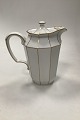 Bing and 
Grondahl 
Angular with 
gold Coffee Pot
Measures 21cm 
/ 8.27 inch