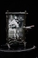 Old photo frame 
in metal, 
finely 
decorated frame 
in the form of 
branches and a 
small bird. H: 
...