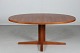 Dyrlund/Skovby MøblerOval table with pull out leaves made of teak.Included is two extra ...