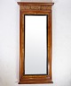 Antique mirror in mahogany wood from the late Empire period from around the 1840s. Light in ...