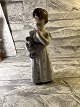 Royal 
Copenhagen 
.girl with doll 
model 3539 1 
sorting -