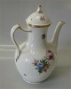 Royal 
Copenhagen 
Tableware Saxon 
Flower Light. 
Handpainted 
493-1794 Coffee 
pot. In nice 
and mint ...