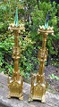 Paar 
französische 
Kirchenleuchter 
aus vergoldeter 
Bronze im 
gotischen Stil 
des 19. 
Jahrhunderts. 
...
