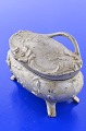 French jewelery 
box of painted 
iron, length 
13.5 cm. height 
7.5 cm. Fine 
condition