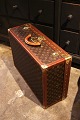 Original vintage LOUIS VUITTON Auth President Monogram Hard Case travel suitcase 
in SUPER fine condition...