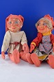2 charming 
Santas,elf 
children. Head 
of painted 
plaster, body 
filled with 
straw and wood, 
...