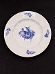 Royal 
Copenhagen Blue 
Flower plate 
10/8550 2nd 
sorting 23 cm. 
Item No. 
561534. Stock 6