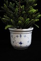 Bing & Grondahl 
Blue painted / 
Blue Fluted 
flower pot 
hider. 
Decoration 
number: 669. 
3.sort. ...