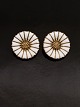 A Michelsen 
earclips D. 1.8 
cm. gold-plated 
sterling silver 
item no. 562647