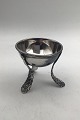 Danish Silver 
Tang Tea 
Strainer Stand 
Measures Diam 
5.8 cm (2.28 
inch) Weight 
43.6 gr. (1.54 
oz)