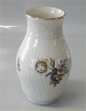 2 pieces in 
stock
Royal 
Copenhagen 
Frijsenborg. 
1803-910 Vase 5 
1/2" 
Multifloral 
decoration on 
...