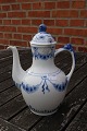 Empire B&G 
China porcelain 
coffeeware by 
Bing & 
Grondahl, 
Denmark.
Coffee pot & 
cover No 91A of 
...