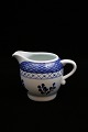 Aluminia / 
Royal 
Copenhagen 
Trankebar cream 
jug.
Decoration 
number: 11/954. 
Dia.: 8cm.
Is ...