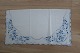 Parade piece
A beautiful old piece with handmade blue 
embroidery
The parade piece was in the good old days fx used 
to hang above the chest of drawers, but is now a 
days often used as curtain
89cm x 47cm