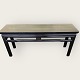 Oriental 
table/bench in 
dark lacquered 
wood, 
Dimensions: 
Height 50cm, 
length 110cm, 
Width 28.5cm