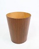 The teak waste 
bin of Swedish 
design from 
Servex, 
produced around 
the 1960s, 
represents a 
...