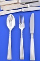 "Plisse" Silver plated cutlery. 6 Plisse lunch knife, længde 18.5 cm. 6 Plisse lunch fork ...