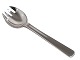 Hans Hansen Silver Cutlery No. 17
Small serving fork 12.8 cm.