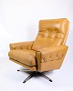 The armchair in 
brown leather, 
an example of 
Danish design 
from the 1980s, 
radiates both 
comfort ...