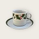 Christmas 
porcelain, SPAL 
Portugal, 
Holly, Coffee 
cup, 6cm high, 
7cm in diameter 
*Perfect 
condition*